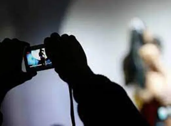 ସ୍ବାମୀ ଗରିବ ଥିବାରୁ ସ୍ତ୍ରୀ ନିଜର ସ୍ବପ୍ନ ପୂରା କରିବା ପାଇଁ ଉଠାଇଥିବା ପଦକ୍ଷେପ ମହଙ୍ଗା ପଡ଼ିଲା