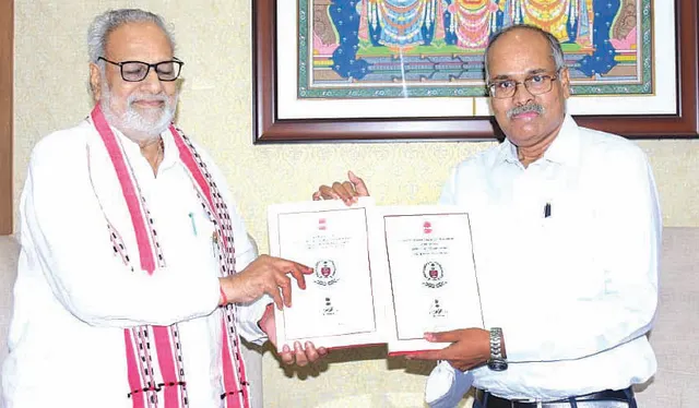 ରାଜ୍ୟପାଳଙ୍କୁ ସିଏଜି ରିପୋର୍ଟ ପ୍ରଦାନ