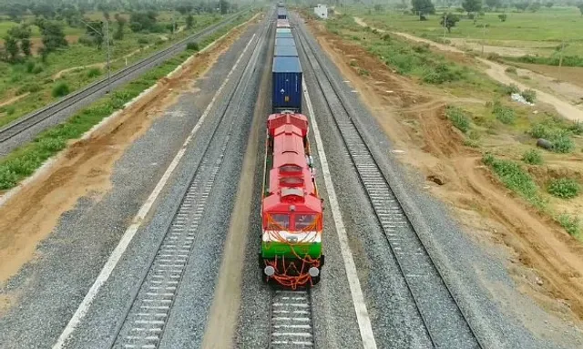 ପୂର୍ବତଟ ମାଲବାହୀ ରେଳ କରିଡର୍‌ ଖୁବ୍‌ଶୀଘ୍ର: ଖଡ଼ଗପୁର-ବିଜୟୱାଡ଼ା ୧୧୧୫ କି.ମି. ରେଳପଥ ସଂଯୋଗ ହେବ