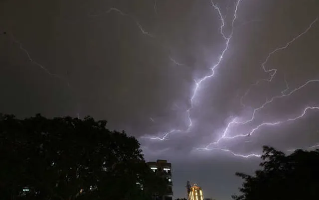 ଆସାମରେ ଝଡ଼ତୋଫାନ: ୨ ଦିନରେ ୧୪ ମୃତ; ୧୨୦୦୦ରୁ ଊର୍ଦ୍ଧ୍ବ ଘର ନଷ୍ଟ