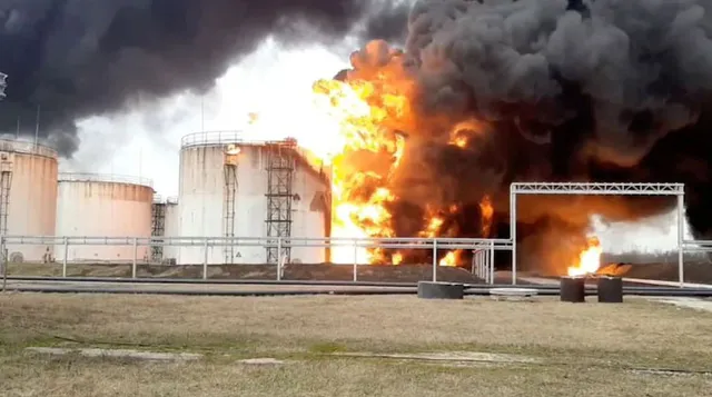 ରୁଷ୍‌ରେ ୟୁକ୍ରେନ୍‌ର ପ୍ରଥମ ବିମାନ ଆକ୍ରମଣ, ତୈଳ ଡିପୋରେ ବୋମାମାଡ଼