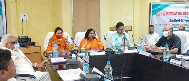 ବଲାଙ୍ଗୀରରେ କେନ୍ଦ୍ର ମନ୍ତ୍ରୀ ସାଧ୍ବୀ ନିରଞ୍ଜନ ଜ୍ୟୋତି: କେନ୍ଦ୍ରୀୟ ଯୋଜନାର ସମୀକ୍ଷା