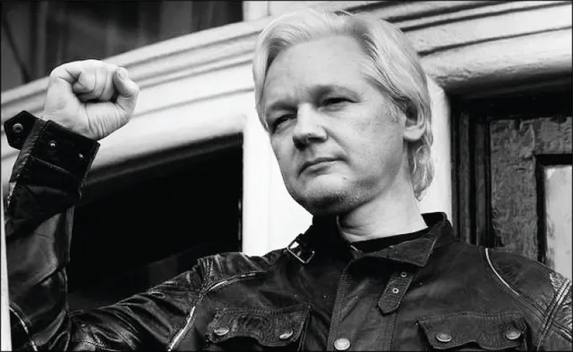 ଜୁଲିଆନ୍ ଆସେଞ୍ଜ ହେବାର ଭାଗ୍ୟ