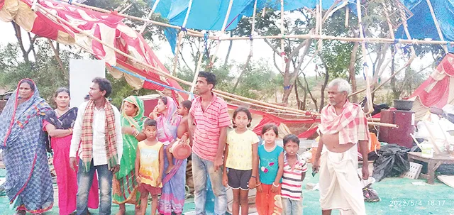 ବିସ୍ଥାପିତ କଲେ, ସୁବିଧା ଦେବାକୁ ଭୁଲିଗଲେ