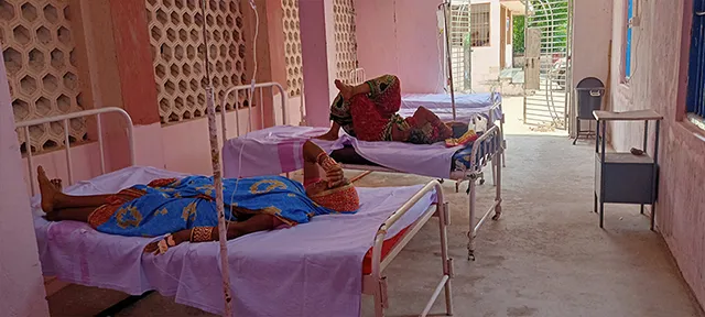 ବୁଗୁଡ଼ା ଡାକ୍ତରଖାନାରେ ରୋଗୀଙ୍କୁ ହଟ୍ ଟ୍ରିଟ୍‌ମେଣ୍ଟ୍