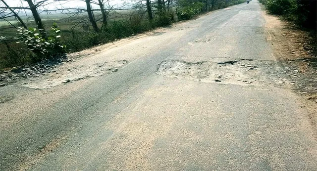 ଠିକାଦାରଙ୍କୁ ୨ ଲକ୍ଷ ୧୦ ହଜାର ଜରିମାନା