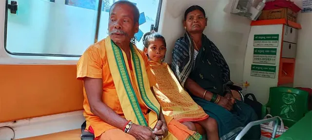 ଅର୍ଦ୍ଧଦଗ୍ଧ ଶିଶୁ କନ୍ୟା ସ୍ନେହାକୁ କଟକ ସ୍ଥାନାନ୍ତର, ସହଯୋଗର ହାତ ବଢ଼ାଇଲେ ଶ୍ରମ ମନ୍ତ୍ରୀ