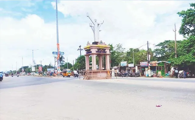 ଯିଏ ନିୟମ କରୁଛନ୍ତି, ସିଏ ଭାଙ୍ଗୁଛନ୍ତି: ବାଲେଶ୍ବର ସହରରେ ଢିଲା ହେଲାଣି ଟ୍ରାଫିକ୍‌ କଟକଣା