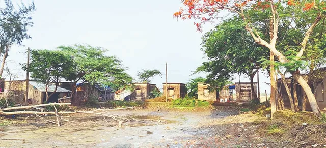 ଅସୁରକ୍ଷିତ ଆବାସ ଗୃହରେ ୪୨ ପରିବାର