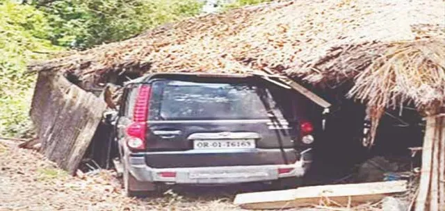 ପରିତ୍ୟକ୍ତ ଘରକୁ ପଶିଗଲା ସ୍କର୍ପିଓ