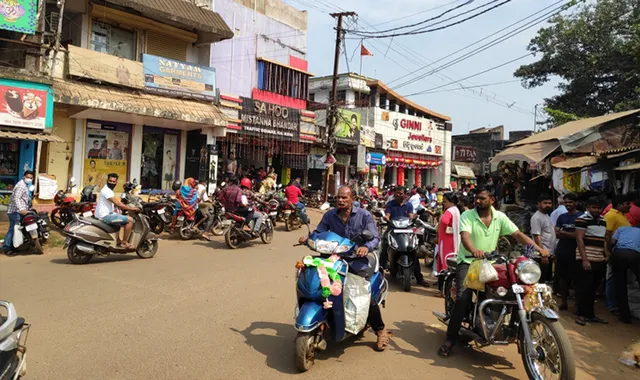 ବେପାର ପାଇଁ ଲାଇସେନ୍ସ ମିଳୁଛି, ଆଦାୟ ହେଉନି ଫି’