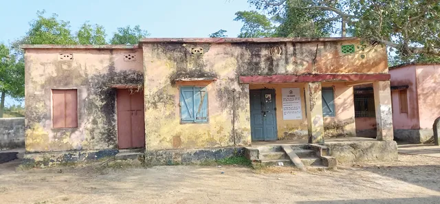 ଭୁଶୁଡ଼ି ପଡ଼ିବ ଶାସନ ଆର୍‌ଆଇ ଅଫିସ ! ପଚାଷ ବର୍ଷ ହେଲା ମରାମତି ହେଇନି