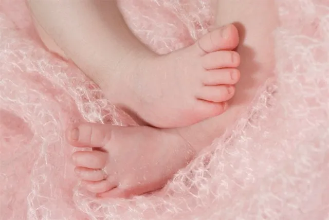 ହାତ, ଗୋଡ଼ ନାହିଁ ବୋଲି ନବଜାତ ପୁତ୍ରକୁ ରାସ୍ତାକଡ଼ରେ ଫିଙ୍ଗିଦେଲା ମା’