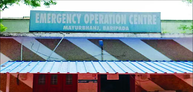 ନିର୍ଦ୍ଦେଶକୁ ଅବମାନନା: ଜିଲ୍ଲାପାଳଙ୍କ କାର୍ଯ୍ୟାଳୟରେ ଝୁଲୁଛି ଇଂରାଜୀ ନାମଫଳକ