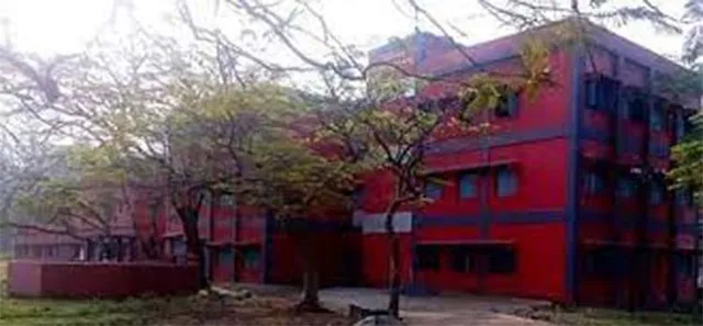 ଅନ୍ଧାରରେ ଏଲ୍‌ଆର୍‌ ଆଇନ୍‌ ମହାବିଦ୍ୟାଳୟ ଭବିଷ୍ୟତ, ଅତିଥି ଅଧ୍ୟାପକ ଏବେ ଅଧ୍ୟକ୍ଷ