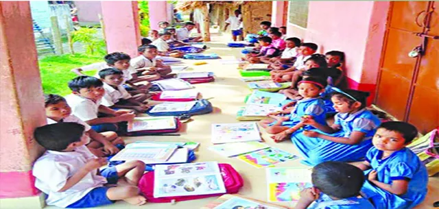 ପ୍ରଧାନଶିକ୍ଷକଙ୍କ ବଦଳି ଦାବି: ସ୍କୁଲ୍‌ରେ ତାଲା ପକାଇଲେ ଅଭିଭାବକ