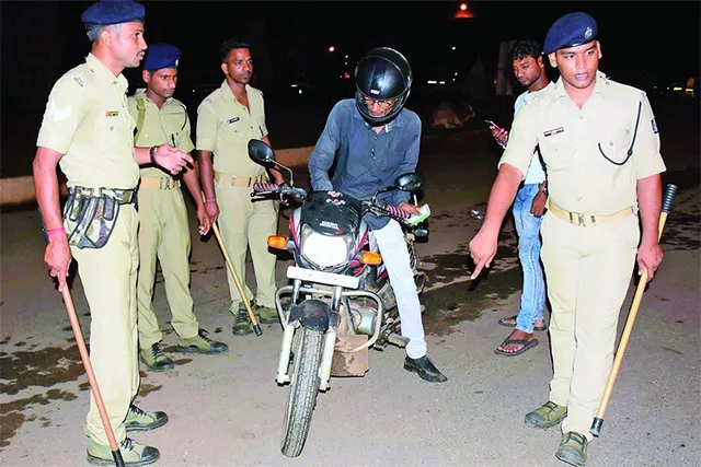 ରାଜଧାନୀରେ ରାତ୍ରିକାଳୀନ ପାଟ୍ରୋଲିଂ: ୧୧୧ଜଣ ଗଣିଲେଣି ସାଢ଼େ ୬୪ ହଜାର