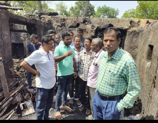 ଭଦ୍ରକ: ଶୋଇଥିବା ବେଳେ ଘରେ ଲାଗିଗଲା ନିଆଁ, ଜଳିଗଲା ୯ ବଖରା ଘର