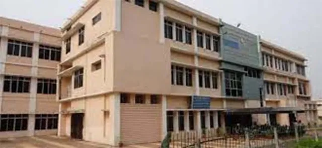 ଚର୍ଚ୍ଚାରେ ଆୟୁର୍ବେଦିକ ମିନି ଫାର୍ମାସି: ନିମ୍ନମାନର ଔଷଧକୁ ଜଗିବ କିଏ?