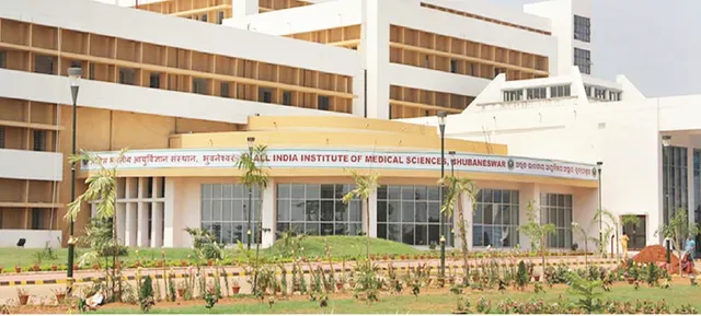 ବିଗୁଡ଼ୁଛି ଏମ୍‌ସ ସ୍ଥିତି, ୬ ମାସ ହେଲା ନିର୍ଦ୍ଦେଶକ, ୩ ମାସ ହେଲା ନାହାନ୍ତି ଡିଡିଏ