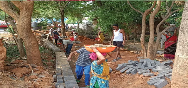 ଧାମରା ବସ୍ତିରେ ମାଡ଼ିବସିଛନ୍ତି ୧୫୦ କୋଟିର ସରକାରୀ ଜମି