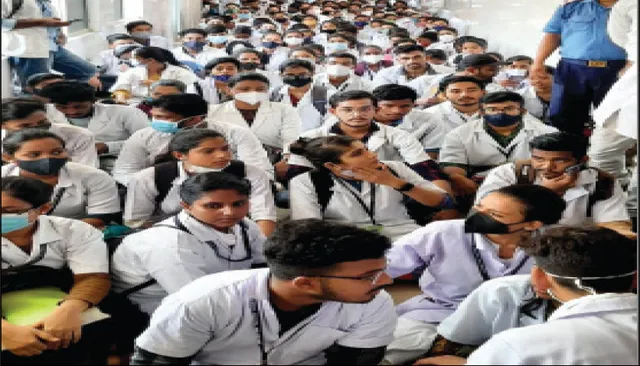 ଦୁର୍ବ୍ୟବହାର ପ୍ରତିବାଦରେ ଏମ୍‌କେସିଜି କର୍ମଚାରୀଙ୍କ ଧାରଣା: ଏକ୍ସରେ, ଅଲ୍‌ଟ୍ରାସାଉଣ୍ଡ୍‌ ସେବା ବାଧାପ୍ରାପ୍ତ