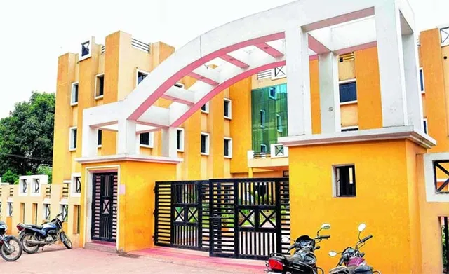 ୧୦ ବେଆଇନ ପାଣି କାରଖାନା ସିଲ୍‌, ୫୨ ହଜାର ଟଙ୍କା ଜରିମାନା