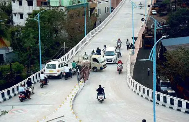 ବୋମାମାଡ଼ରେ ଥରିଲା ବମିଖାଲ, ଟାର୍ଗେଟ୍‌ରେ ନିର୍ମାଣାଧୀନ ଆପାର୍ଟମେଣ୍ଟ