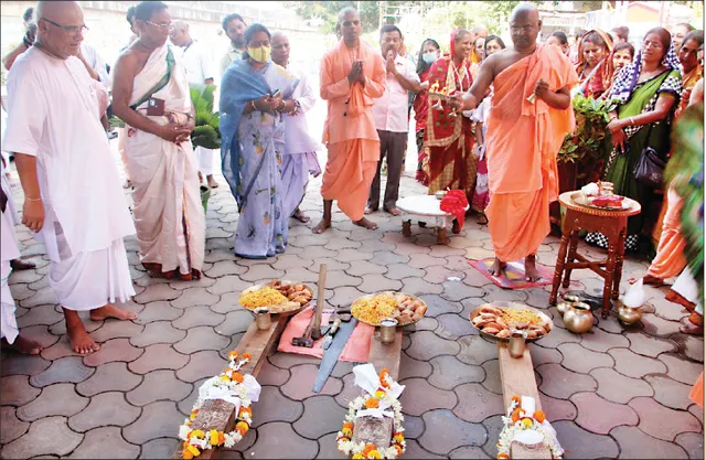 ଅନୁକୂଳ ହେଲା ରଥକାଠ