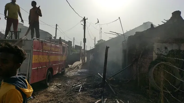 ବାହାଘର ବାଣ ନିଃସ୍ବ କରିଦେଲା, ଜଳିଗଲା ୩ ବଖରା