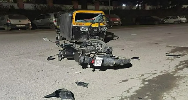 ଅଟୋ-ବାଇକ୍‌ ଧକ୍କାରେ ୧୦ ଆହତ