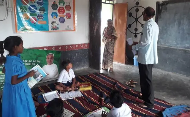 ବିଭିନ୍ନ ସ୍କୁଲ୍‌କୁ ଡିଇଓଙ୍କ ଅଚାନକ ପରିଦର୍ଶନ: ୭ ଶିକ୍ଷକଙ୍କ ଦରମା ବନ୍ଦ କରିବାକୁ ନିର୍ଦ୍ଦେଶ