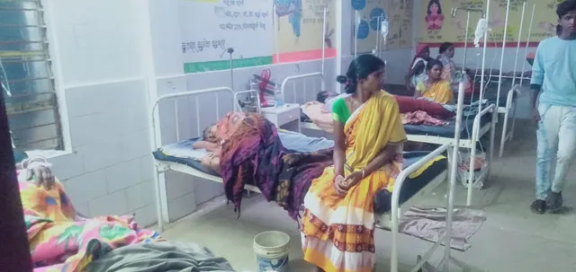 ବିବାହ ଭୋଜି ଖାଇ ୧୫ରୁ ଊର୍ଦ୍ଧ୍ୱ ଝାଡ଼ାବାନ୍ତିରେ ଆକ୍ରାନ୍ତ, ଡାବୁଗାଁ ଗୋଷ୍ଠୀ ସ୍ୱାସ୍ଥ୍ୟକେନ୍ଦ୍ରରେ ଭର୍ତ୍ତି