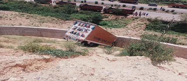 ଜୁଡ଼ିଆ ଘାଟିରେ ଦୁର୍ଘଟଣା: ୨୦ ଫୁଟ ତଳକୁ ଖସିଲା କଣ୍ଟେନର