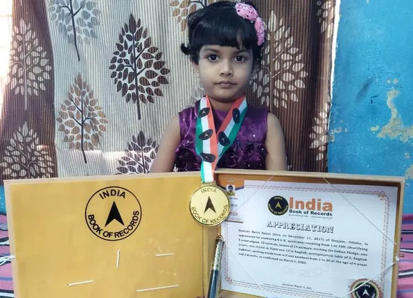 ଇଣ୍ଡିଆ ବୁକ୍‌ ଅଫ୍‌ ରେକର୍ଡରେ ସ୍ଥାନ ପାଇଲେ କୁନି ଝିଅ ସାନ୍‌ଭି