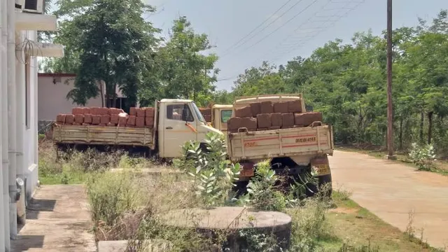 ବେଗୁନିଆ ତହସିଲ କାର୍ଯ୍ୟାଳୟ କାମରେ ଲାଗୁଛି ଜବତ ମାଙ୍କଡ଼ା ପଥର