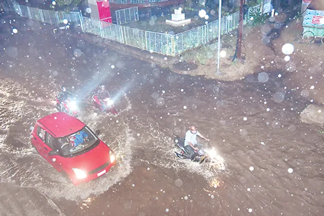 ଆଶ୍ୱସ୍ତ କଲା କାଳବୈଶାଖୀ: ଛେଚିଲା, ଭସେଇଲା