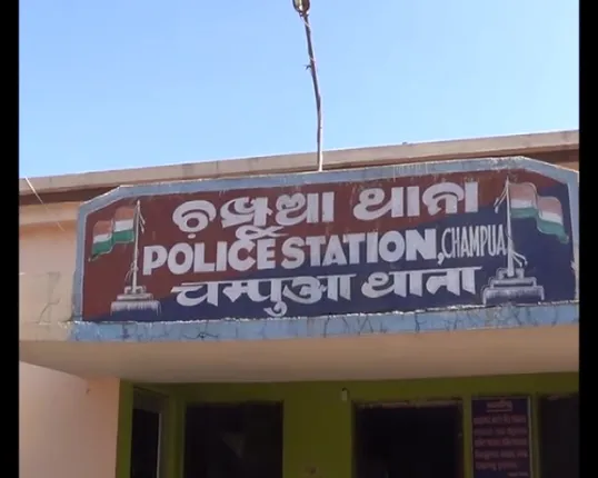 ବନ୍ଧୁକ ମୁନରେ ମଦ ଦୋକାନରୁ ଲକ୍ଷାଧିକ ଟଙ୍କା ଡ଼କାୟତି