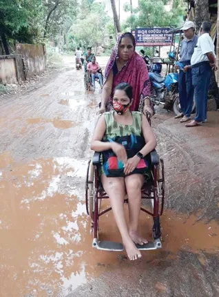 ଏସ୍‌ଭି ନିର୍‌ତାର୍‌ ରାସ୍ତା ଶୋଚନୀୟ, ଦୁର୍ଦ୍ଦଶା ଭୋଗୁଛନ୍ତି ଦିବ୍ୟାଙ୍ଗ ରୋଗୀ