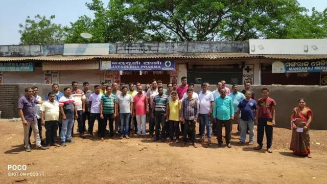 ବିନାରାସ୍ତାରେ ଖୋର୍ଦ୍ଧା ଜିଲ୍ଲା ମୁଖ୍ୟ ଚିକିତ୍ସାଳୟ ପ୍ରାଚୀର ନିର୍ମାଣ, ପ୍ରତିବାଦରେ ସମୂହ ଔଷଧ ଦୋକାନ ବନ୍ଦ