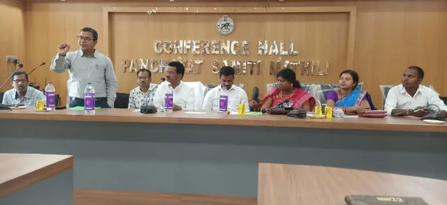 ମାଥିଲି ପଞ୍ଚାୟତ ସମିତିର ପ୍ରଥମ ବୈଠକ, ଗୋଟିଏ ମଞ୍ଚରେ ବାପା ଓ ପୁଅ