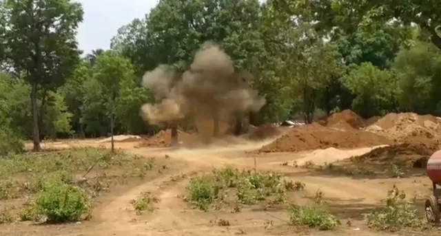 ପ୍ରେସର କୁକର ବୋମାକୁ ଉଦ୍ଧାର କଲେ ଯବାନ, ଘଟଣାସ୍ଥଳରେ ହିଁ ବୋମା ହେଲା ନିଷ୍କ୍ରିୟ 