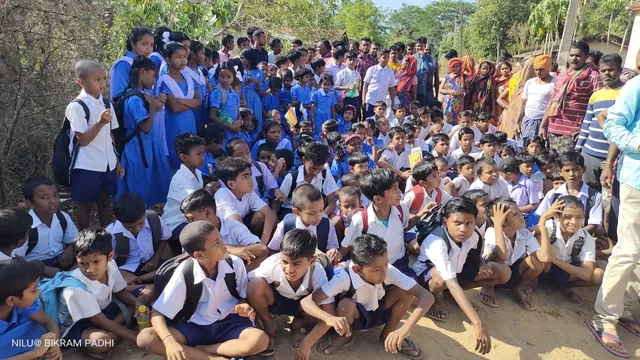 ଏମଭି-୯ ବିଦ୍ୟାଳୟରେ ତାଲା ଠୁଙ୍କିଲେ ଛାତ୍ରଛାତ୍ରୀ ଓ ଅଭିଭାବକ