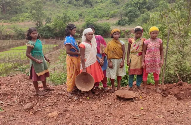 ଏସାର କମ୍ପାନି ଦେଇଥିବା ଟଙ୍କାରେ ସ୍କୁଲ ନିର୍ମାଣ କେବେ? ଦାନା ବାନ୍ଧୁଛି ଆନ୍ଦୋଳନ