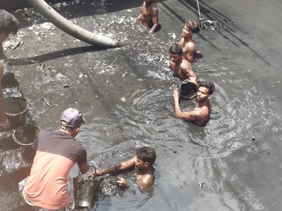 ବାଜିରେ ଶ୍ରମିକଙ୍କ ଜୀବନ, ଶ୍ରମିକଙ୍କ ସୁରକ୍ଷା, ନିରାପତ୍ତାକୁ ହେୟଜ୍ଞାନ କରି ପୁଣି ହେଲା ପଙ୍କୋଦ୍ଧାର?