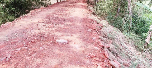 ଲୁଣା ଘେରିବନ୍ଧ ସୁଦୃଢୀକରଣ ନାଁରେ ଦୁର୍ନୀତି, ମାଟି ଛିଞ୍ଚି କାମ ସାରିଦେଲେ