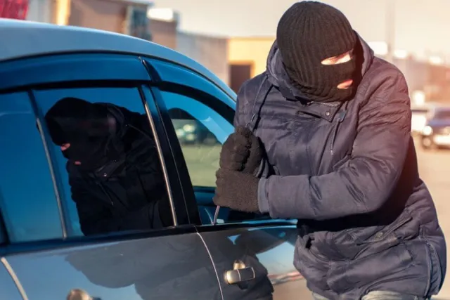 ଗାଡିରେ ଚାବି ଲାଗିଥିବାବେଳେ ଚୋରି ହେଲେ ବି ଇନ୍ସ୍ୟୁରାନ୍ସ କମ୍ପାନି ଦେବେ ବୀମା ରାଶି