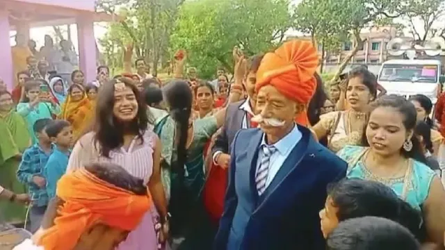 ବିବାହର ୪୨ ବର୍ଷ ପରେ ପତ୍ନୀଙ୍କୁ ଆଣିବାକୁ ବର ବେଶରେ ଶଶୁରଘରେ ପହଞ୍ଚିଲେ ୭୦ ବର୍ଷୀୟ ବୃଦ୍ଧ