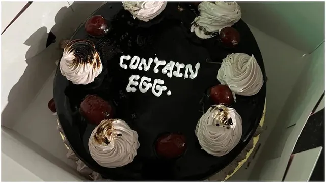 ଅର୍ଡର ପରେ ପହଞ୍ଚିଲା କେକ୍‌, ଉପରେ ଲେଖାଥିବା ଦୁଇ ଶବ୍ଦ ଦେଖି ଚକିତ ହେଲେ ଗ୍ରାହକ