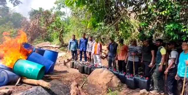 ବନ୍ଧୁଗାଁ ସୀମାନ୍ତରେ ଓଡ଼ିଶା ଓ ଆନ୍ଧ୍ର ଅବକାରୀ ବିଭାଗର ମିଳିତ ଚଢ଼ଉ, ଲକ୍ଷାଧିକ ଟଙ୍କାର ମଦ ନଷ୍ଟ